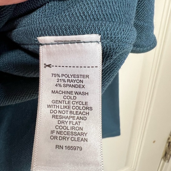 Cupio Women's Long Sleeve V-Neck Collared Blouse Size Large NWT - Picture 4 of 6